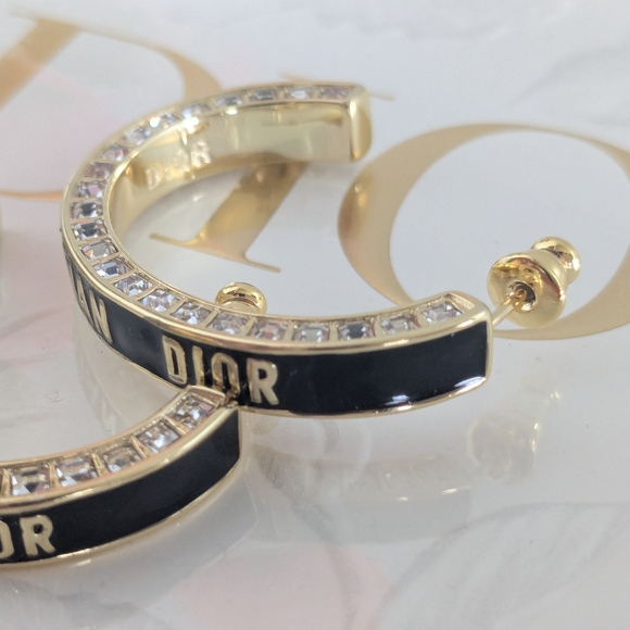 Dior Code Earring - Picture 7 of 8